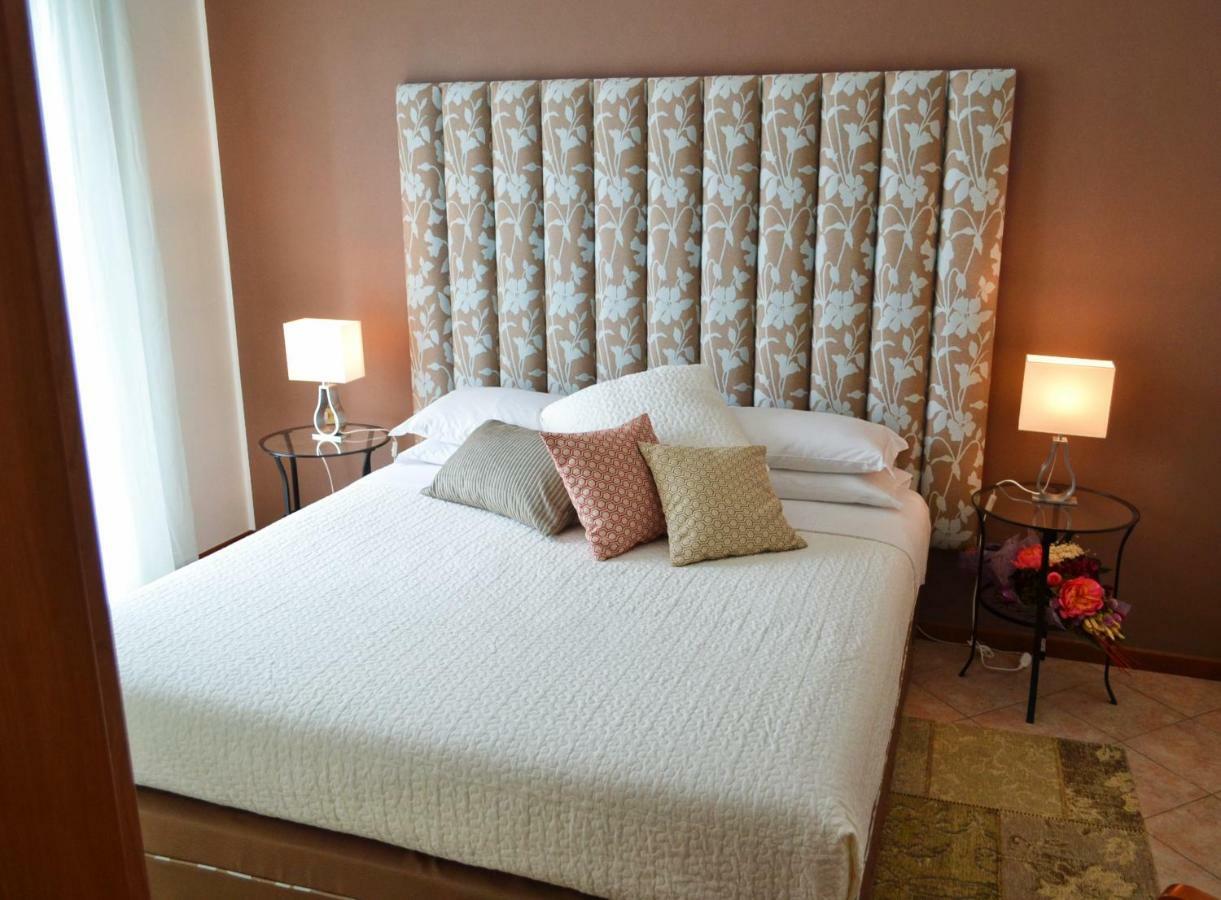 Apartament Torri Centro Torri Del Benaco Zewnętrze zdjęcie