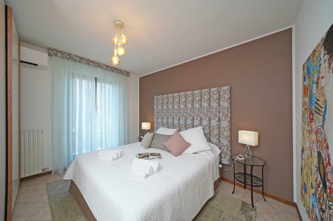 Apartament Torri Centro Torri Del Benaco Zewnętrze zdjęcie